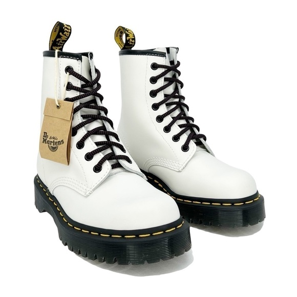 New Dr. Martens White Leather Boots 1460 Size 6 Bex Lug Sole Lace-Up Combat Docs - Picture 1 of 10